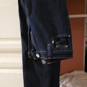 BDG Dark Indigo Denim Skinny Jeans/Jeggings Size 27 EUC